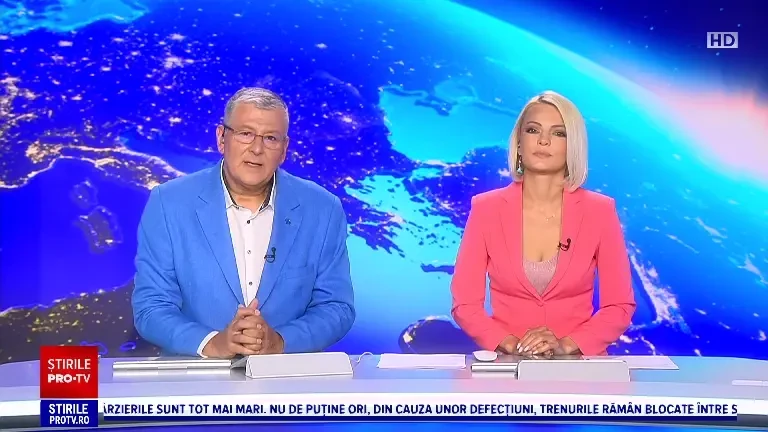 Distracție la Grădina Zoologică din Londra. 11 pui de pinguin au luat primele lecții de înot pentru pinguini