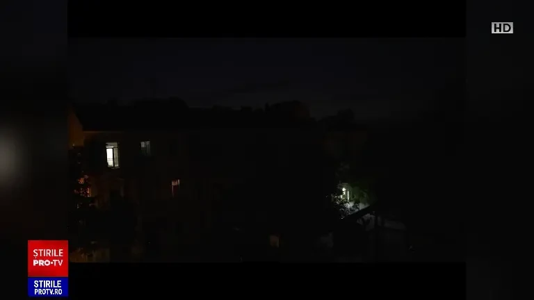 Atacurile rușilor asupra Odesei au afectat o zonă rezidențială, dar și instalațiile din port. Un bărbat a fost rănit