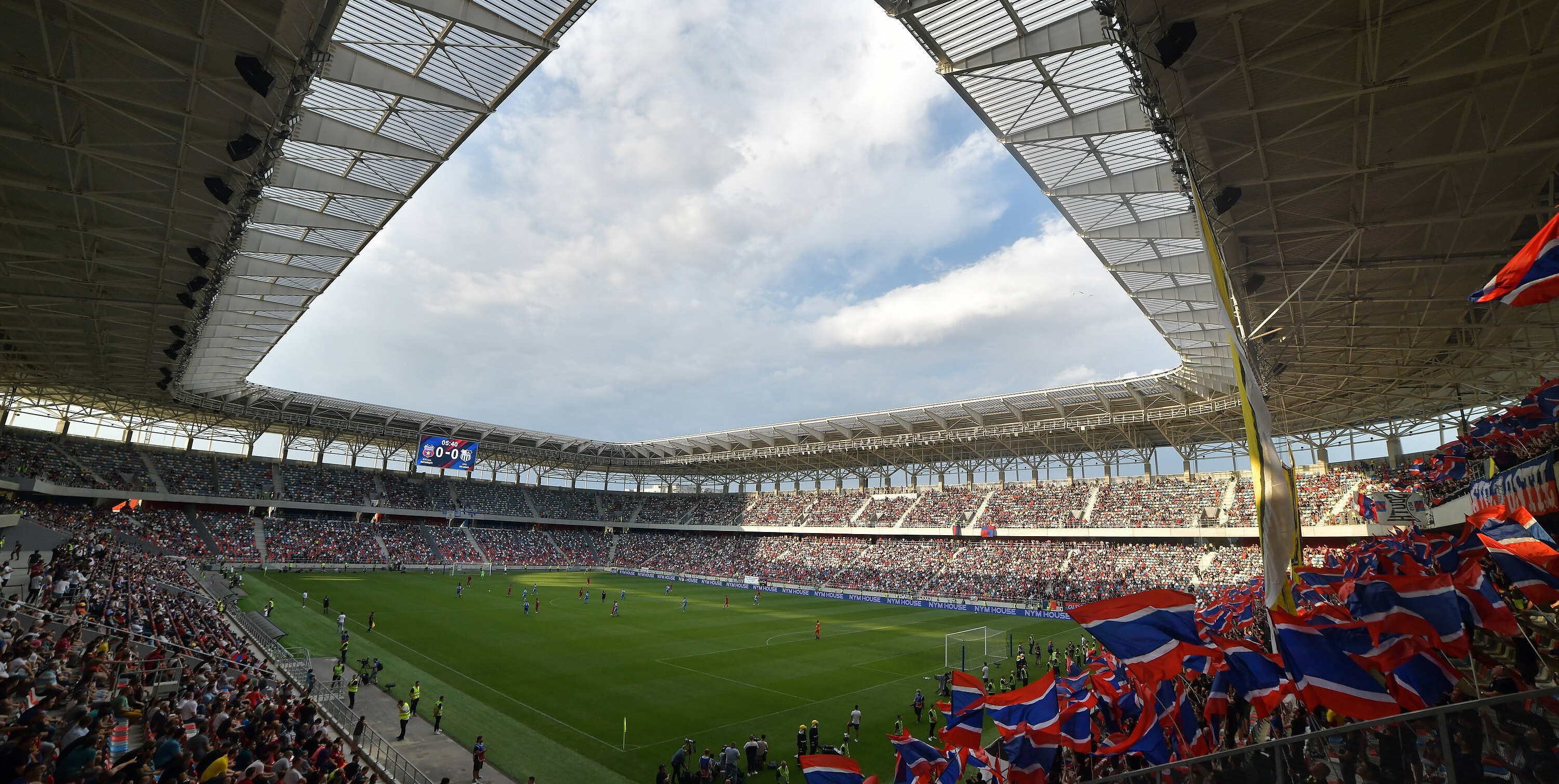 Nereguli la stadionul Ghencea. 623 de persoane lucrau la o firmă de pază fără forme legale de angajare. Valoarea amenzilor