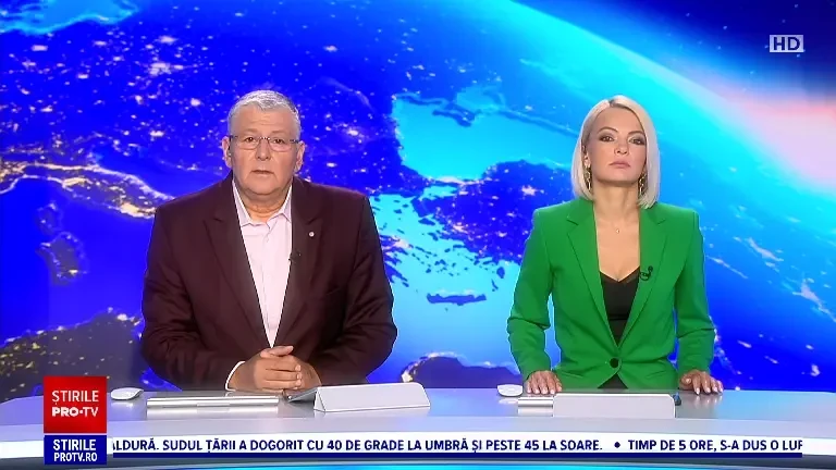 O mașină a luat foc în timp ce șoferul conducea pe o șosea din Mureș. De la ce ar fi pornit totul