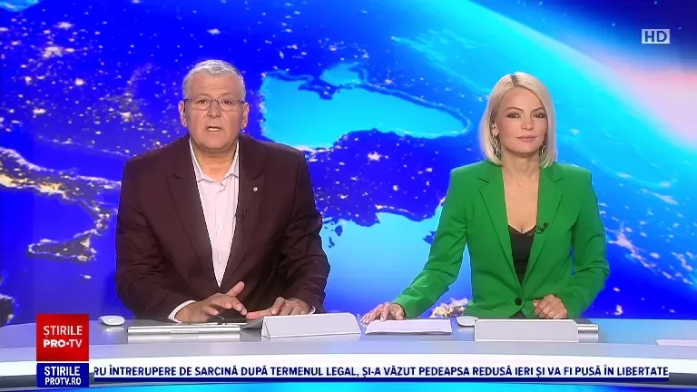 Misiune mai puțin obișnuită. Pompierii au salvat un pui de urs cățărat în copac, după care l-au eutanasiat