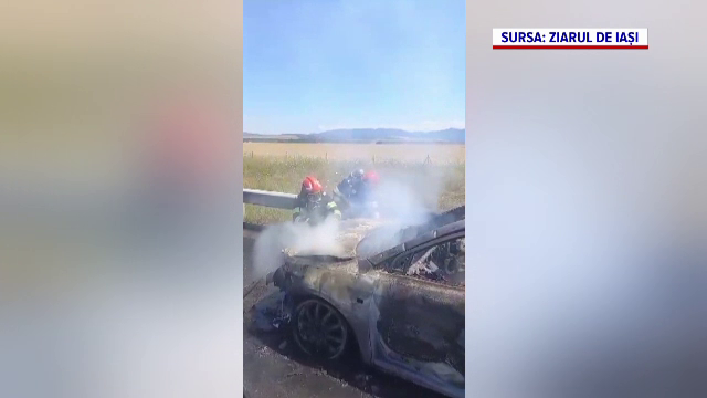 O mașină a luat foc pe o șosea din Iași. Înăuntru se afla o familie care se întorcea din Germania