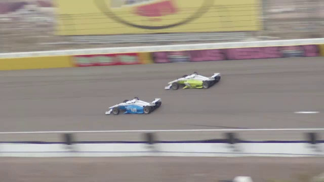 Cele mai puternice mașini autonome de curse s-au întrecut în Las Vegas. Cine a câștigat premiul de un milion de dolari