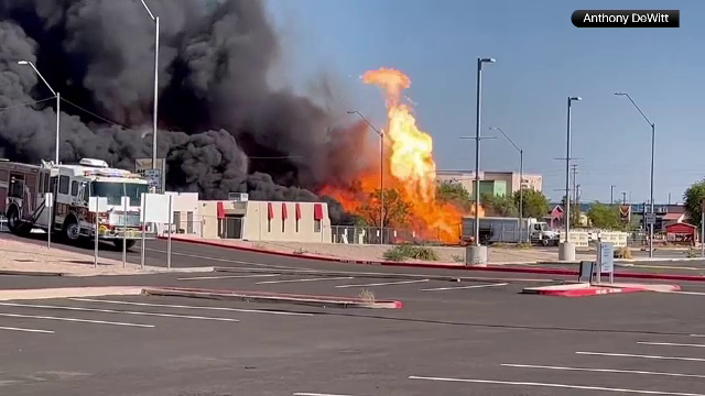 Incendiu de proporții în statul american Arizona. Mai multe rezervoare de propan au explodat