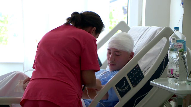 Tânărul din Bacău care deși a fost descoperit cu o tumoră gigant pe creier, a dorit să devină absolvent de facultate