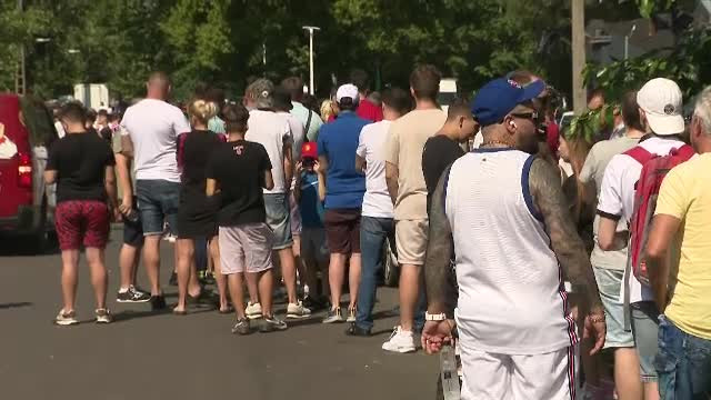 FCSB-Dinamo. Cozi uriașe la bilete. La 7 dimineața, 300 de oameni așteptau deja să cumpere