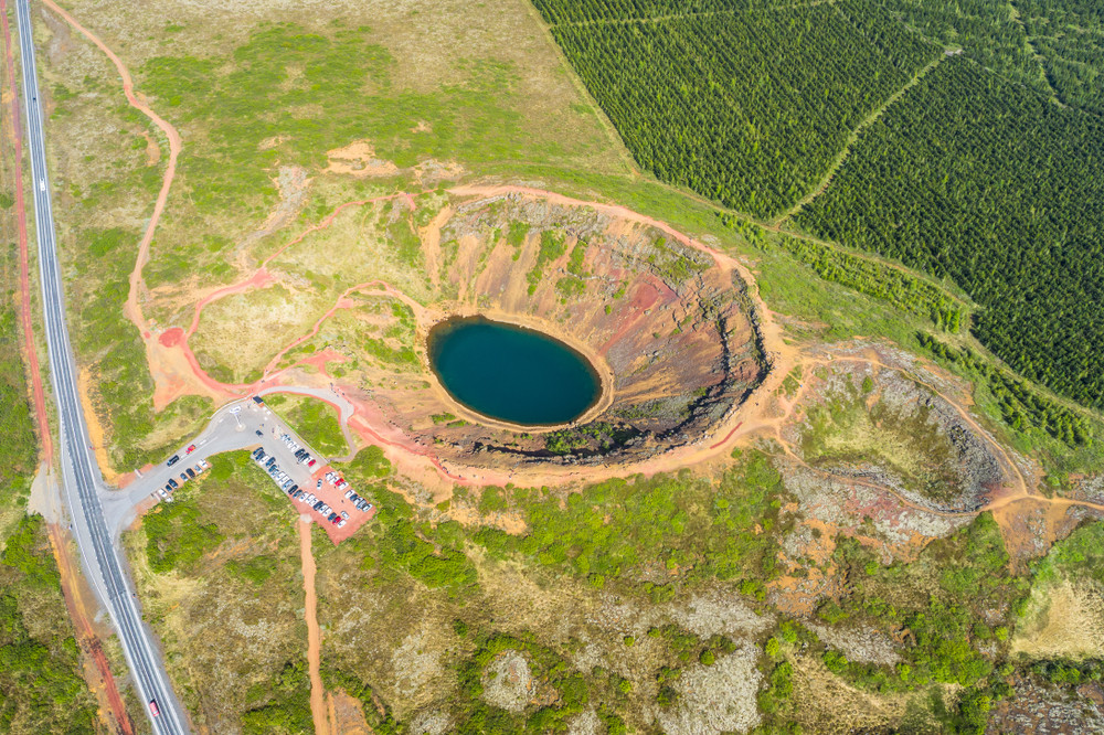 VIDEO. Cel mai mare crater de permafrost din lume, aflat în Rusia, a început să se topească, din cauza încălzirii globale