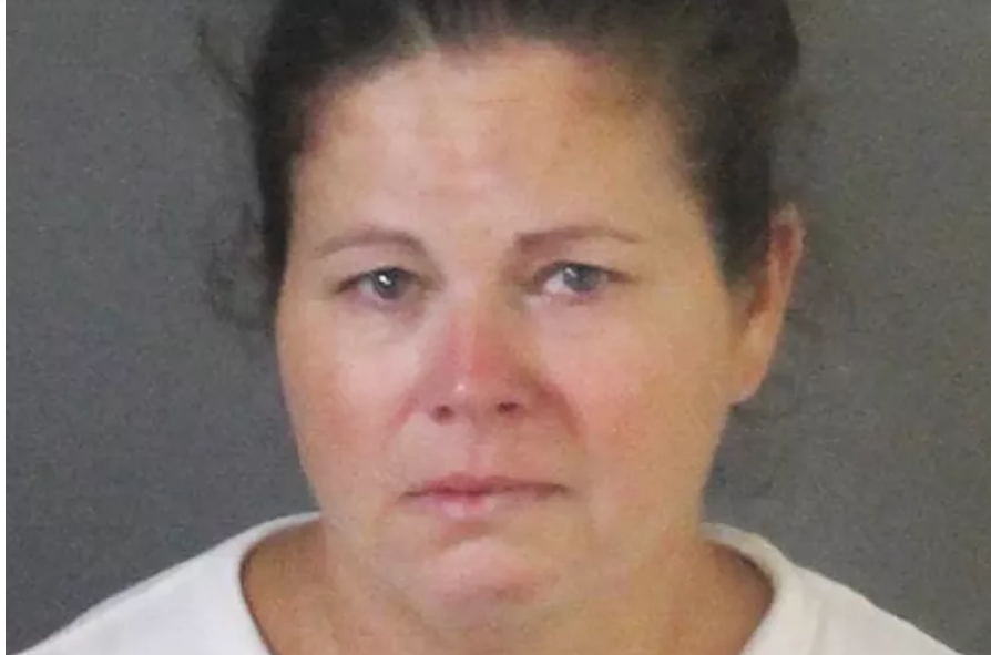 Caz șocant. Un bebeluș, uitat de bonă în mașină, a murit sufocat de căldură