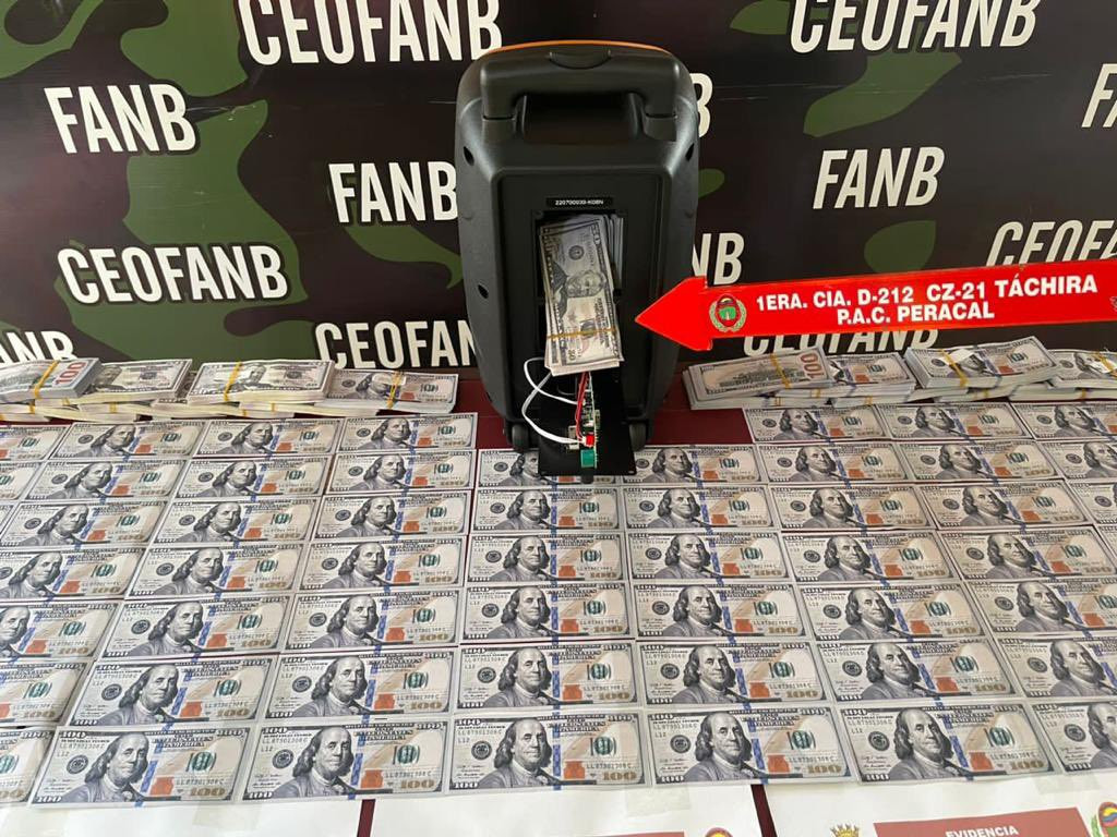 Un individ din Venezuela a fost arestat după ce a încercat să treacă granița cu 150.000 de dolari falşi