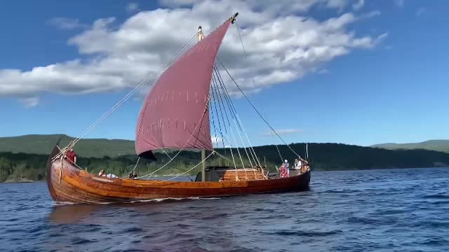 O corabie vikingă, veche de un mileniu, a ajuns în portul Tomis din Constanța. Povestea ei este deosebită