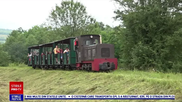 Mocănița din Apuseni a fost scoasă din nou din depou. Turist: ”Am fost în Elveția. Nu se poate compara cu ce avem noi aici”