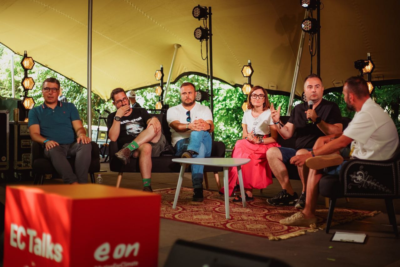 ”România, te iubesc!”, la Electric Castle. Discuții cu publicul despre jurnalism: ”Alegeți-vă bine sursele de informare”