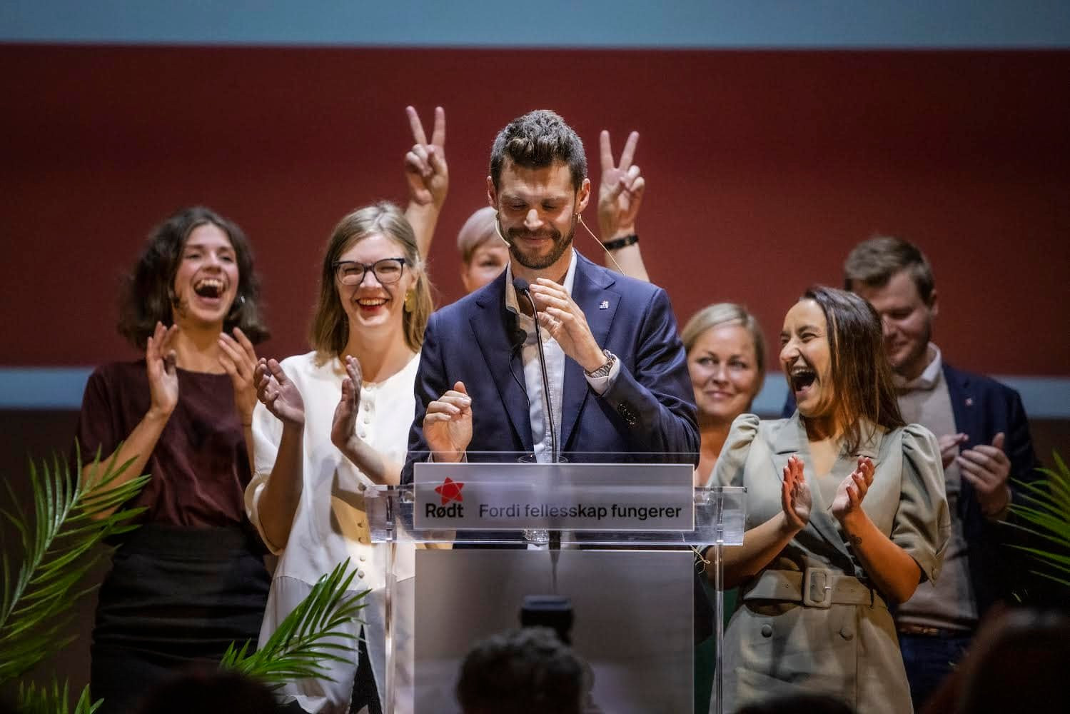 Liderul stângii extreme din Norvegia a demisionat după ce a fost prins furând ochelari de soare