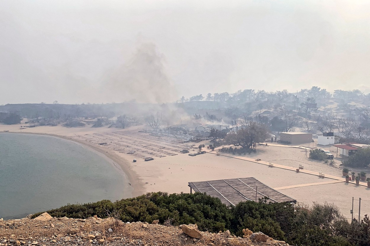 Românii care au rezervate vacanțe în insula grecească Rodos riscă să le piardă. Cum își pot recupera turiștii banii