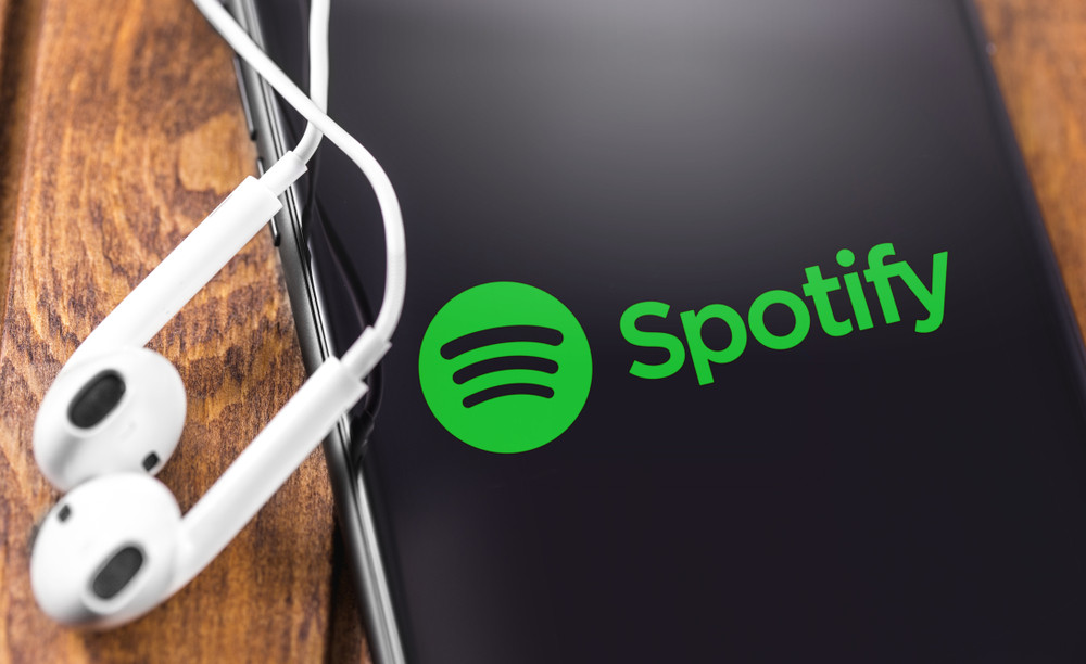 Veste bună pentru utilizatorii Spotify. Podcast-urile vor fi traduse cu inteligența artificială