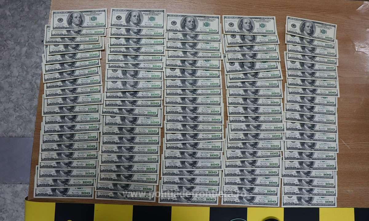 Suma uriașă cu care au fost prinși doi ucraineni în Vama Siret. Banii au fost confiscați de polițiști