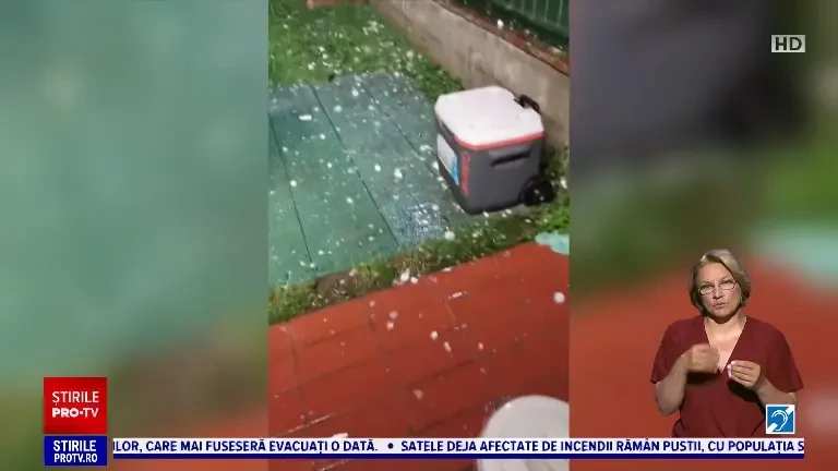 Cea mai mare grindină care a căzut vreodată în Europa. Bucăți de gheață de până la 19 centimetri în diametru au făcut prăpăd