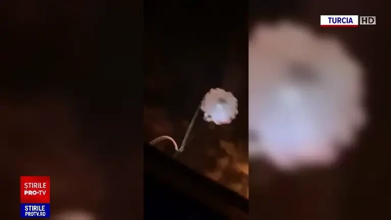 13_incendii_europIncendiile de vegetație au izbucnit și în Turcia. Mai multe focare au apărut în Kemer și Antalya