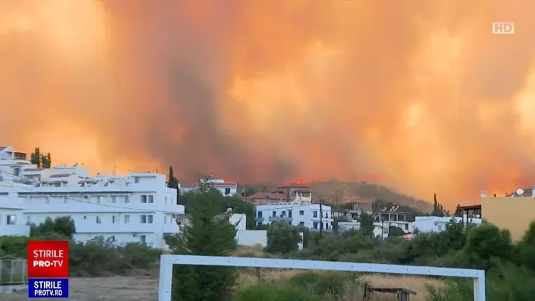 Românii care au rezervate vacanțe în insula grecească Rodos riscă să le piardă. Cum își pot recupera turiștii banii