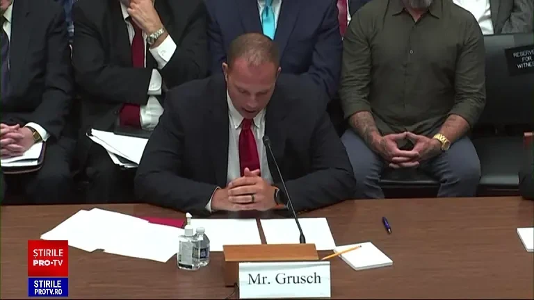 „Nu suntem singuri în univers”. Un fost agent al serviciilor secrete americane susţine că SUA deţin resturile unui OZN