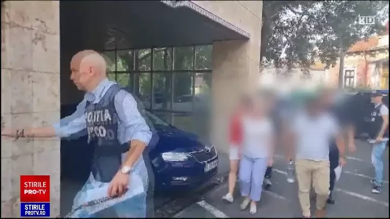 Un inspector școlar din Mehedinți a fost reţinut într-un dosar privind fraude la examenul de Bacalaureat din toamna trecută