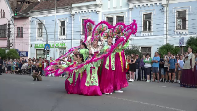 Festivalul Internațional de Folclor din Aiud a strâns 300 de artiști din 9 țări care vor oferi o mostră de tradiție