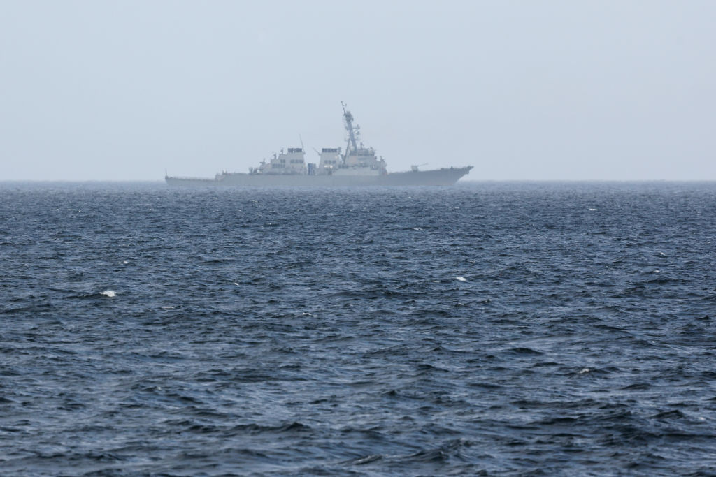 O navă de război franceză aflată în Marea Roşie a doborât două drone lansate de pe coasta Yemenului