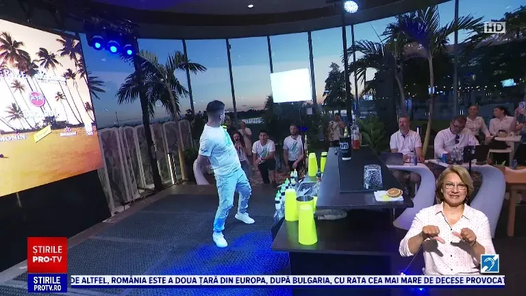 Mai mulți barmani profesioniști din toată lumea au făcut spectacol la un centru de relaxare din apropierea Capitalei