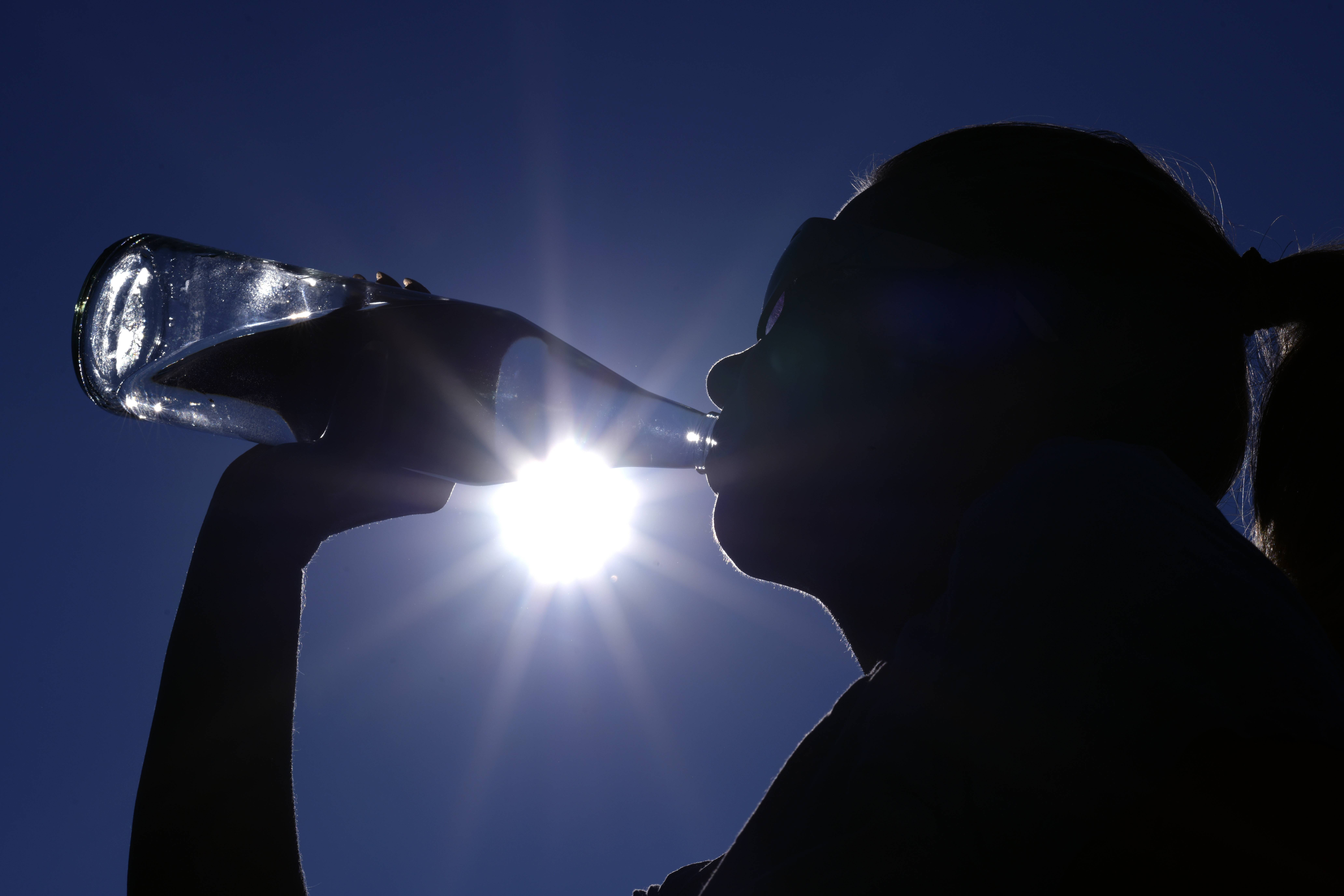 De ce canicula ucide în special femeile. Explicațiile sunt neliniștitoare