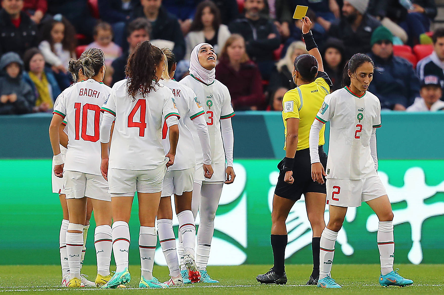 Marocanca Nouhaila Benzina, prima femeie care a jucat cu vălul islamic la un campionat mondial