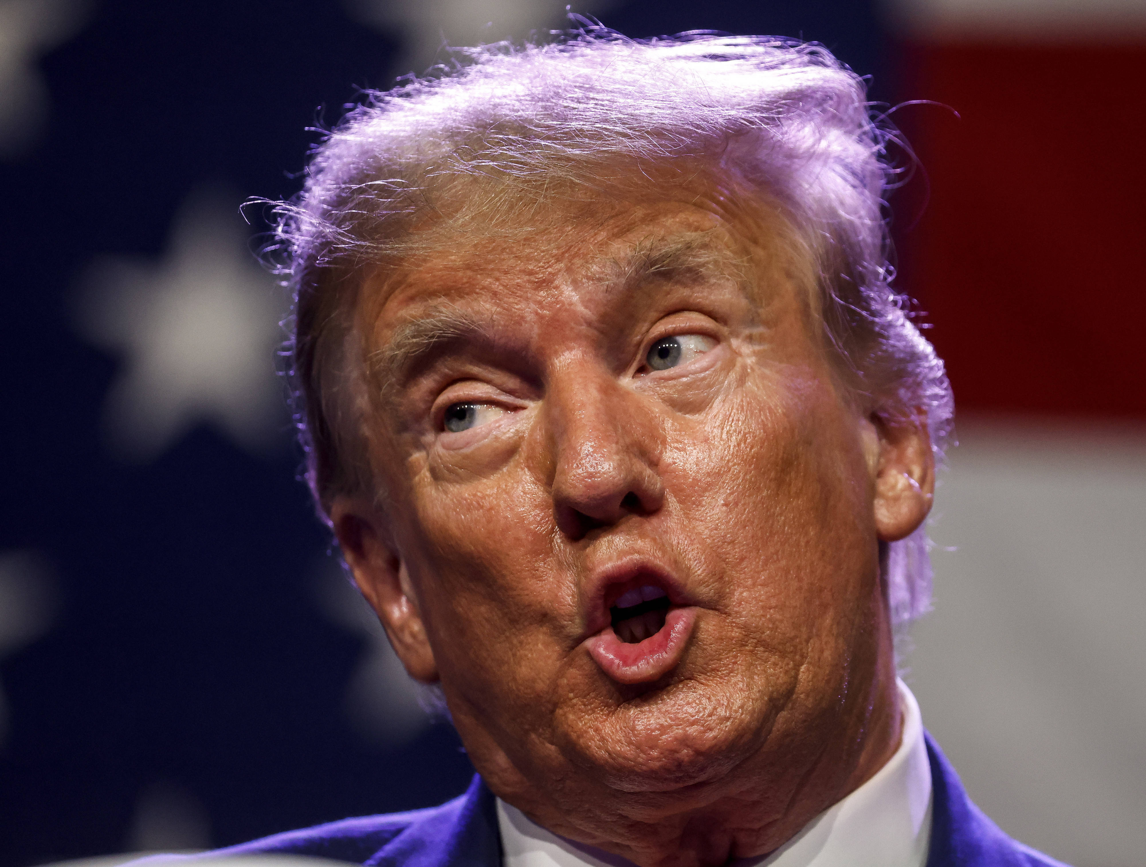 Donald Trump l-a înjurat birjărește pe Joe Biden: ”Stupid son of a bitch!” VIDEO