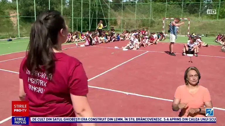 Aproximativ 200 de copii s-au distrat într-o tabără organizată pentru cei care nu reușesc să se bucure de vacanța mare