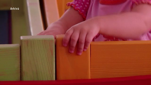 Copii bătuți la creșa din Botoșani: ”A tras-o de păr, a lovit-o cu palma peste cap”. Cum s-a aflat