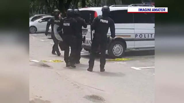 „Bă, vrei să spăl cuţitul ăsta în tine?”. Bărbat înjunghiat în Capitală, pentru că a încercat să aplaneze un conflict