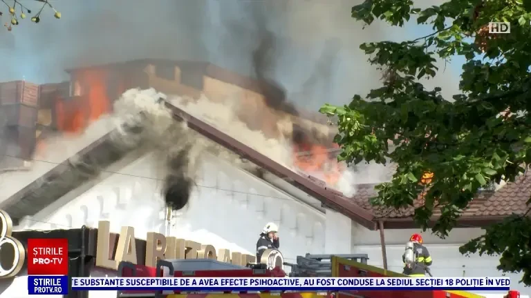 Un restaurant celebru din Pitești a luat foc, cu zeci de oameni înăuntru, de la fotovoltaice. Funcționa fără autorizație