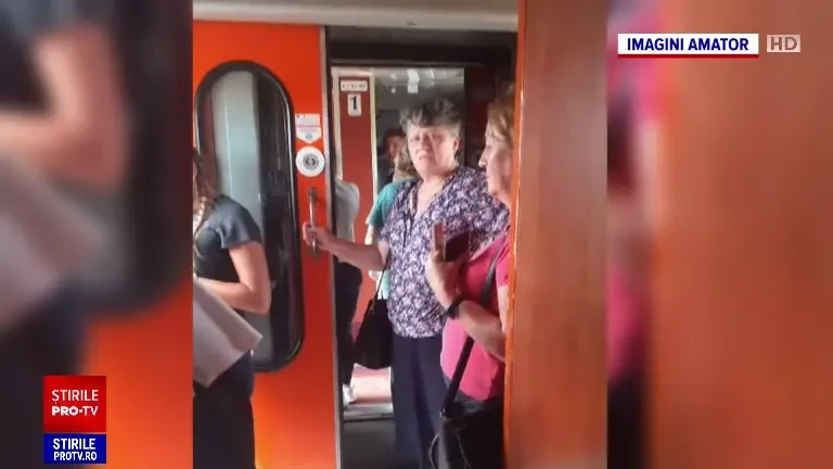 Călătorie de coșmar pentru sute de oameni care au plecat cu trenul din București spre Moldova. „Surpriza” CFR-ului