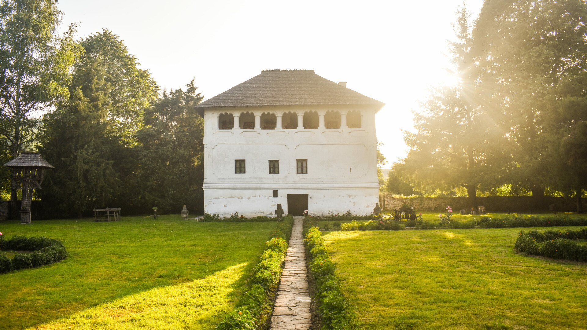 Valcea - obiective turistice