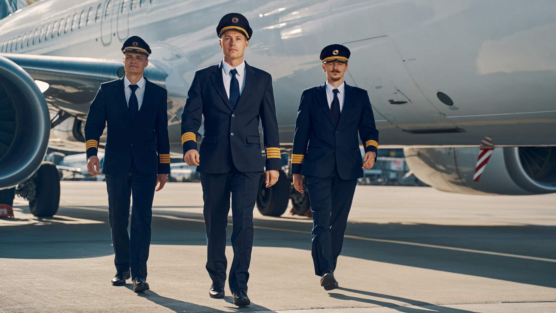 Ce salariu are un pilot de avion în România sau la companiile internaționale