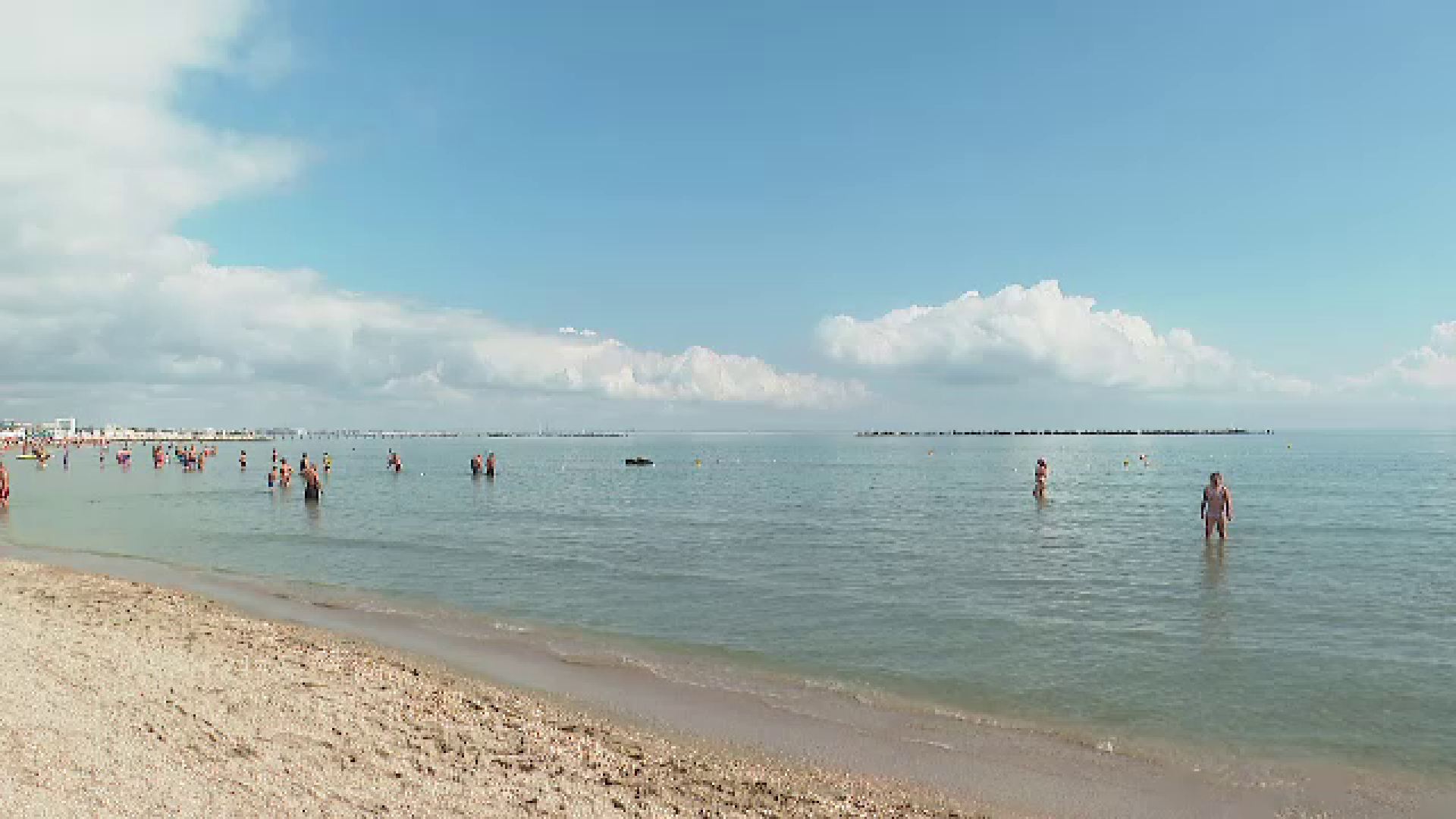 Ce infecţii pot apărea după o baie în piscină sau în apa mării