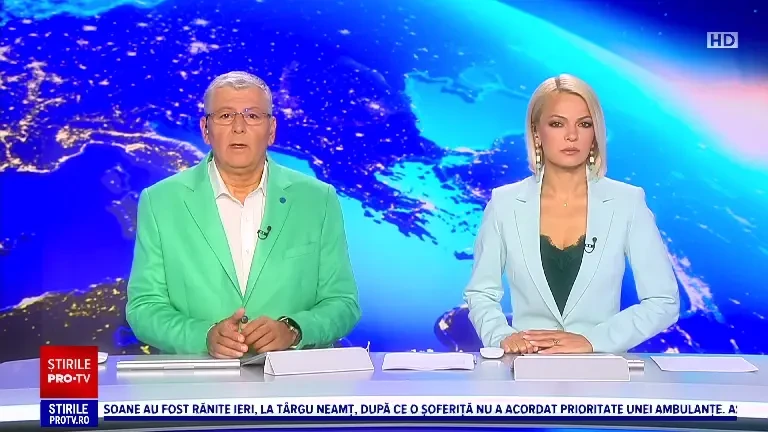 O ambulanță, un autoturism și un TIR, implicate într-un accident în Târgu Neamț. Șase persoane au fost rănite