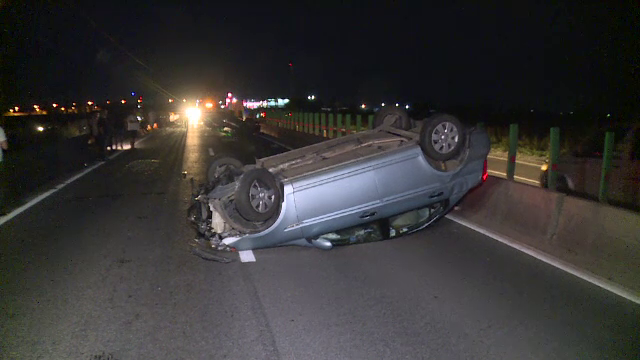 Două mașini, răsturnate pe centura Capitalei. Șapte persoane se aflau în cele două autoturisme