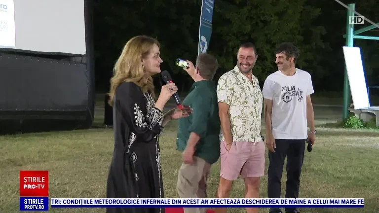 "Firicel" a readus "Film la sat" la Peștișani, locul copilăriei sale. Pavel Bartoș: "Bravo că ai crezut în nebunia asta"