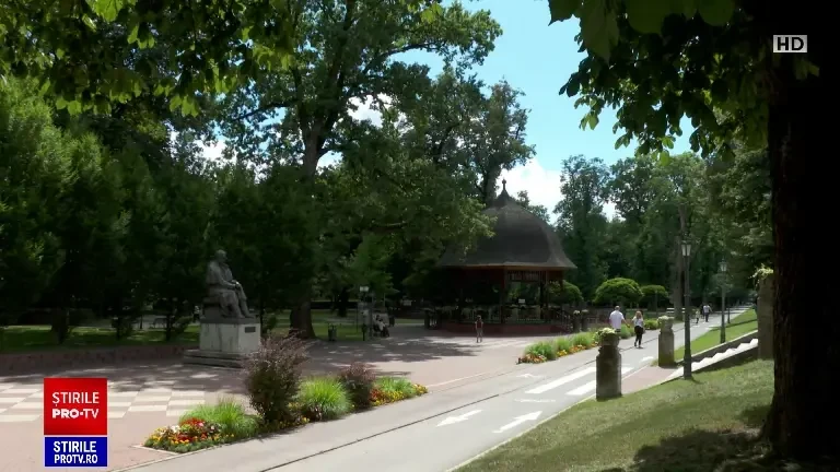 O copilă de 14 ani din Bistrița a ajuns la spital snopită în bătaie de mai multe adolescente. Au umilit-o până când a leșinat