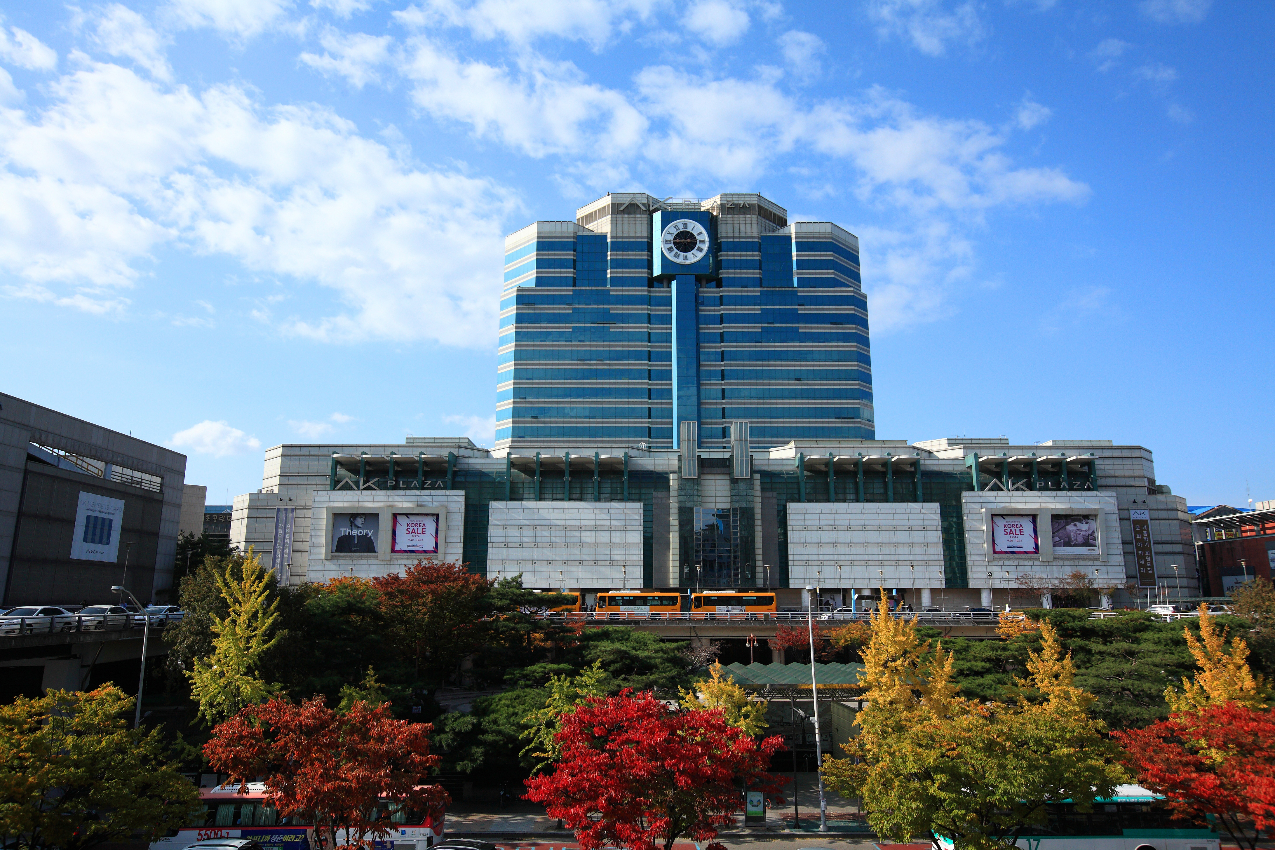 Peste zece persoane, înjunghiate pe stradă într-un oraş din zona metropolitană a Seulului. Presupusul atacator, arestat