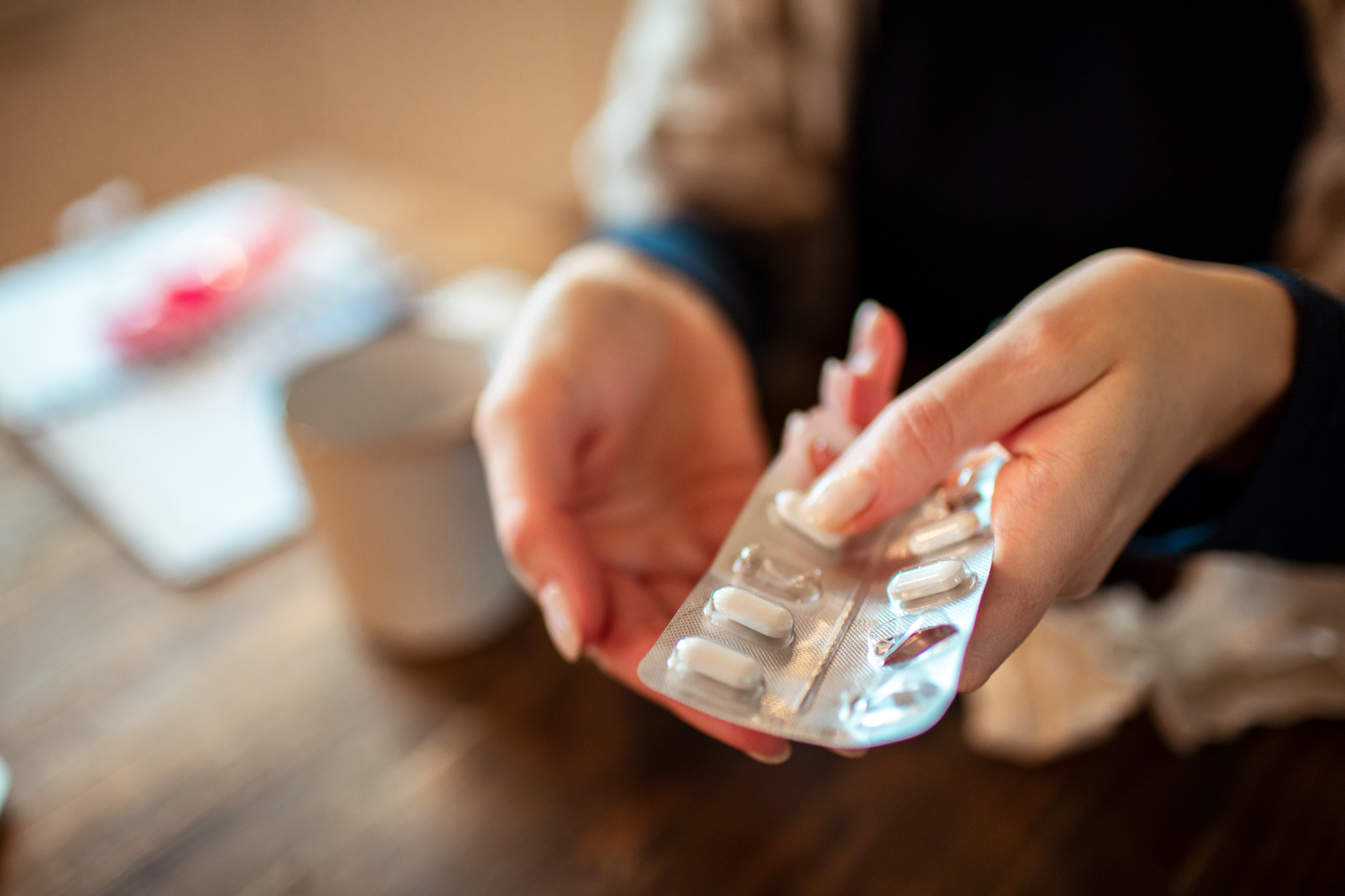 Cele mai banale medicamente, pe care toți le luăm fără prescripție, provoacă cancer. Despre ce este vorba