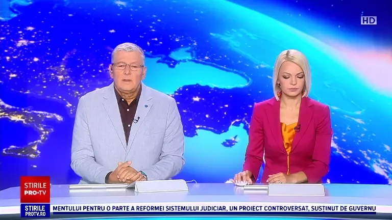 Blocaj pe DN 1 din cauza unui accident. Un TIR și o autoutilitară s-au ciocnit violent