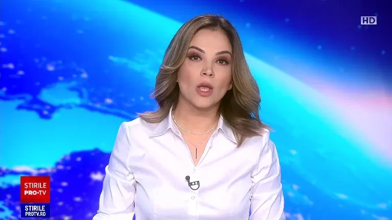 S-au șicanat, după care s-au luat la scandal. Momentul în care doi bărbați și două femei se iau la bătaie, în trafic