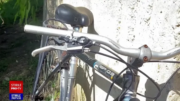 Ginecologul care a cusut frâna unei biciclete în piciorul unui bărbat i-a cerut scuze pe Facebook. Spitalul a fost amendat