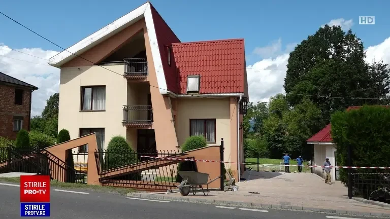 Țara Oașului s-a umplut de românii care s-au întors din străinătate să-și ridice case impunătoare, care vor rămâne însă goale