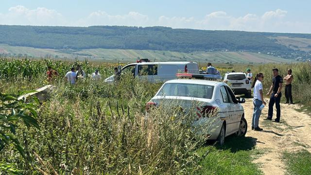 Răsturnare de situație. Ce era de fapt cadavrul semnalat de o femeie pe câmp, învelit în celofan și legat cu bandă adezivă